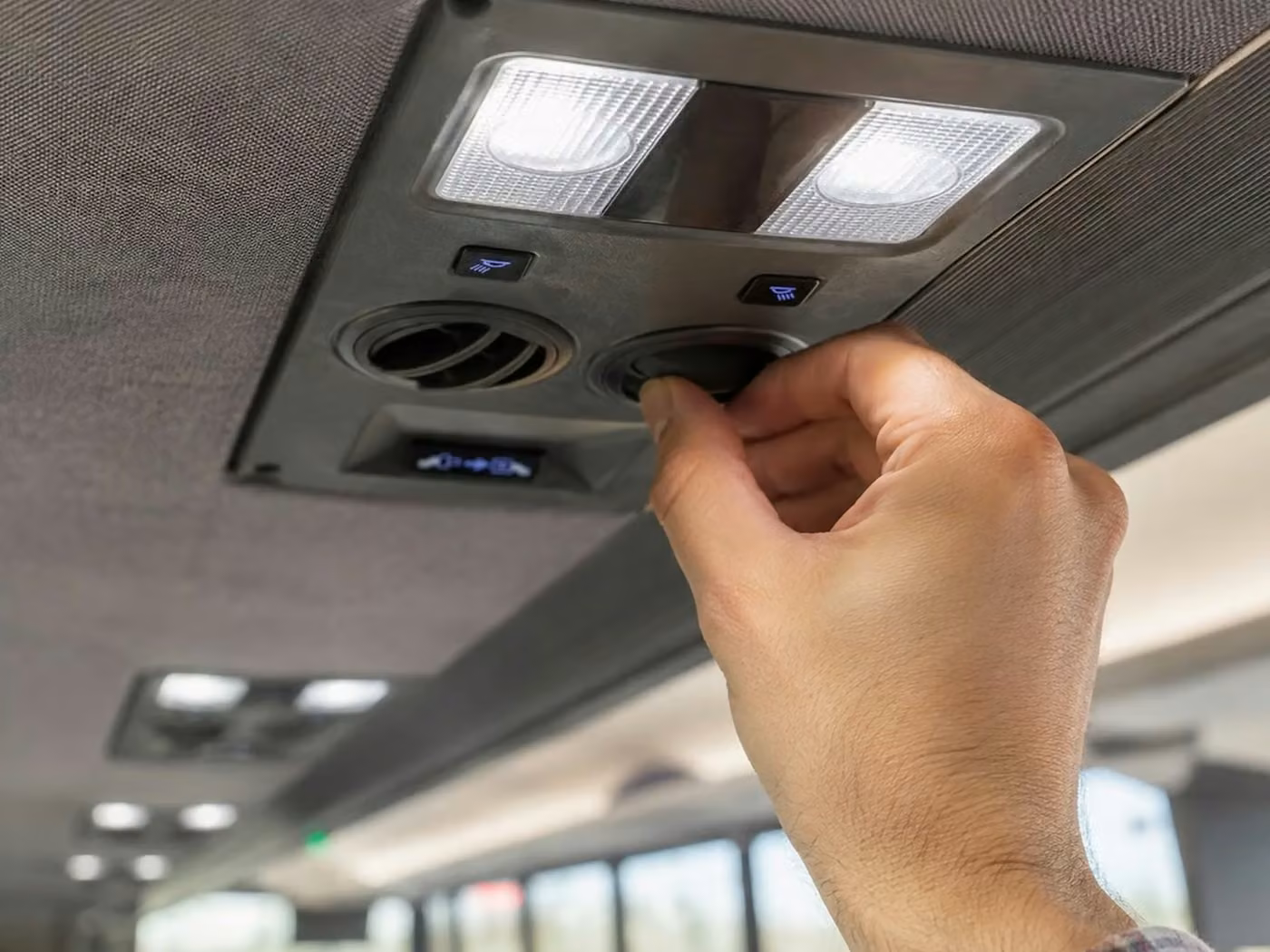 beverly hills 15 passenger minibus air conditioning