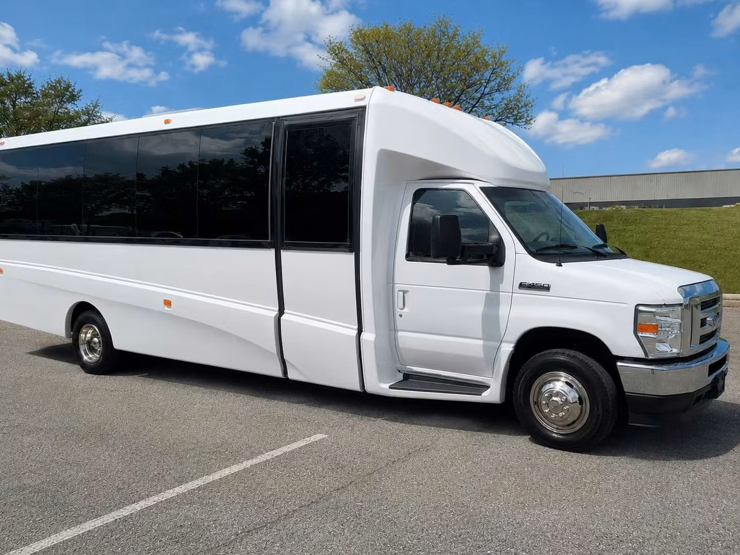 beverly hills 20 passenger minibus rental