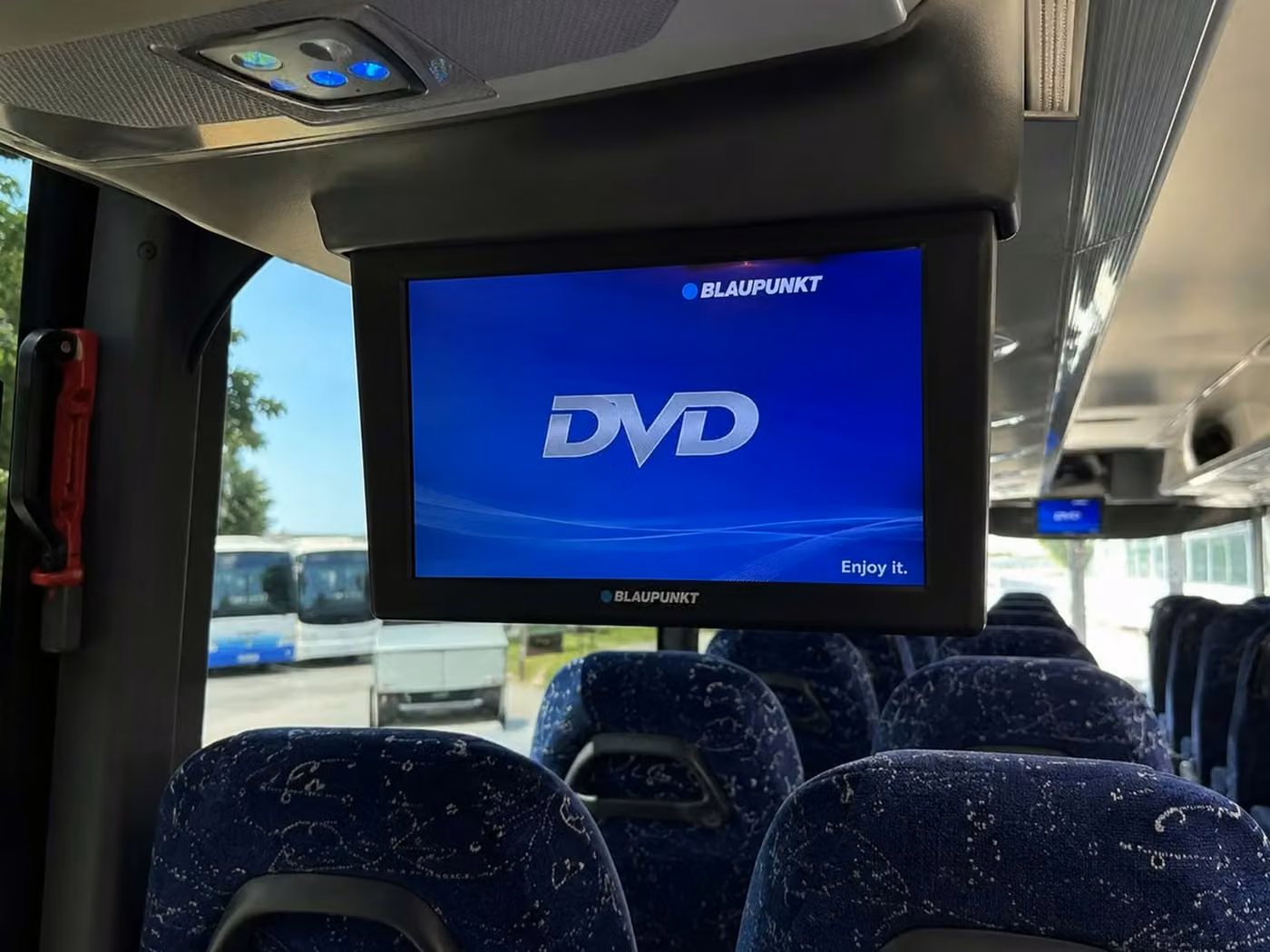 beverly hills charter bus tv monitors