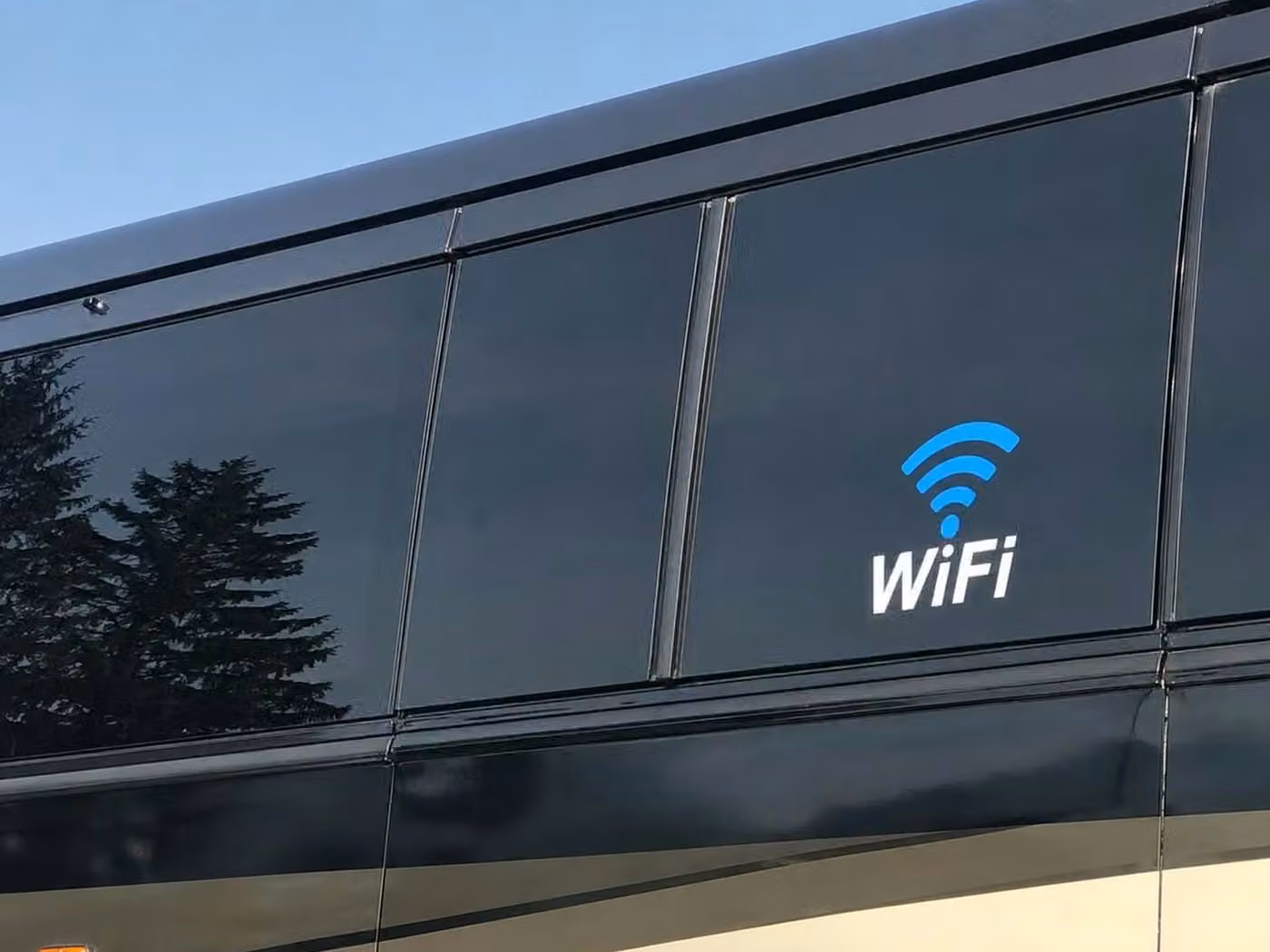 beverly hills charter bus wifi