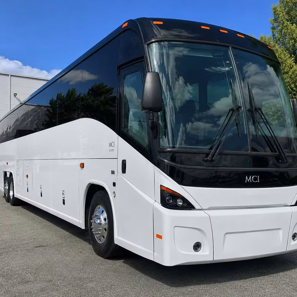 beverly hills government and military buses with wifi power outlets and onboard restrooms